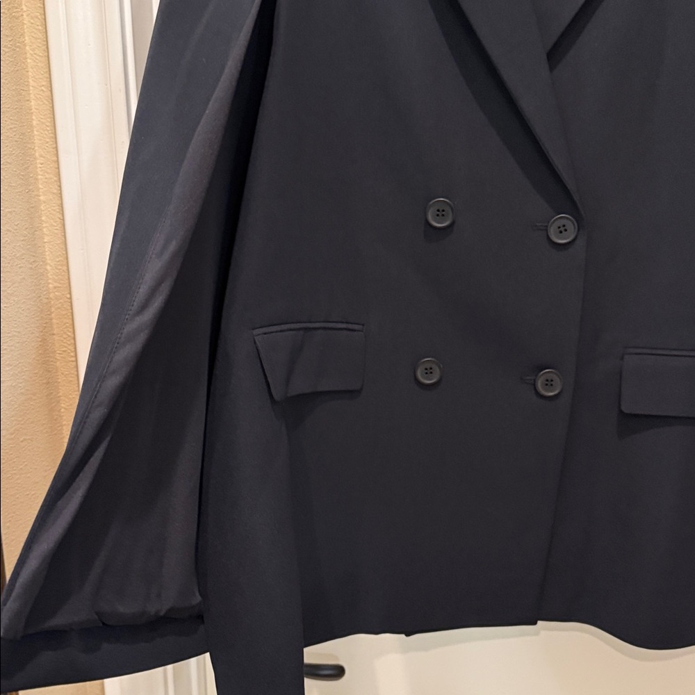 Scoop Women's Elegant Black Cape Jacket - Picture 3 of 5